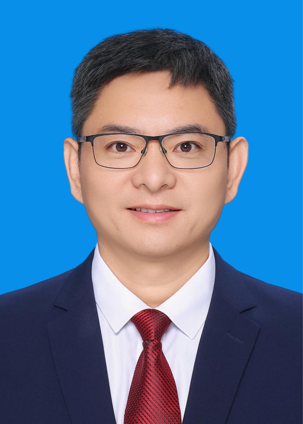 雷励