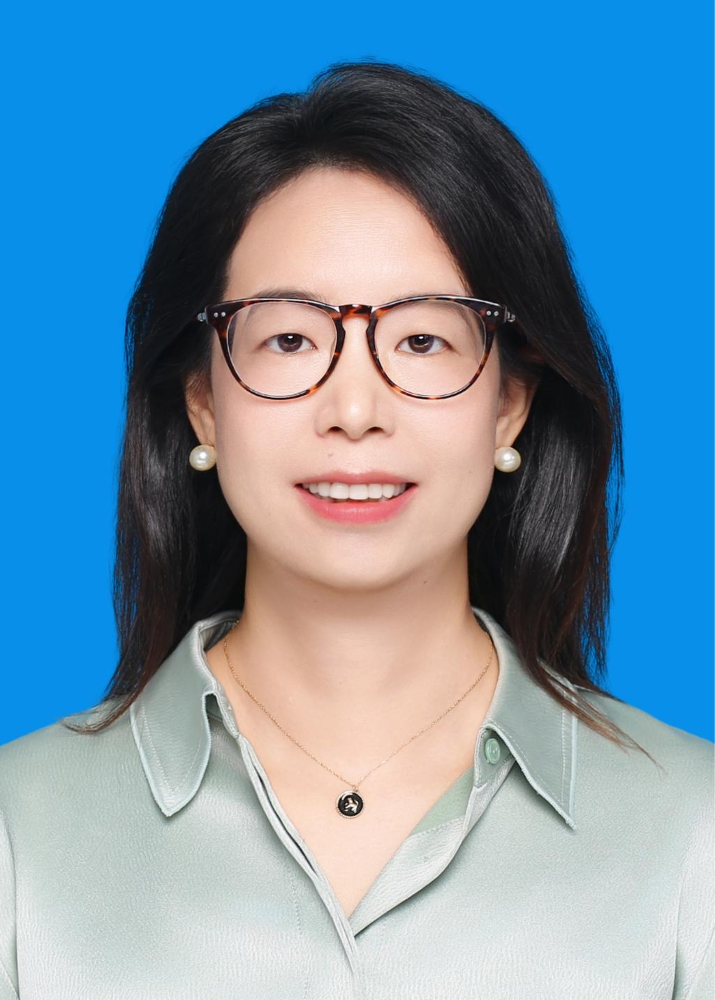 李莉亚