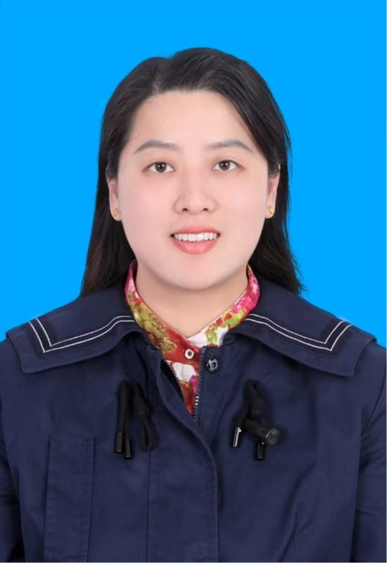 易娜伊