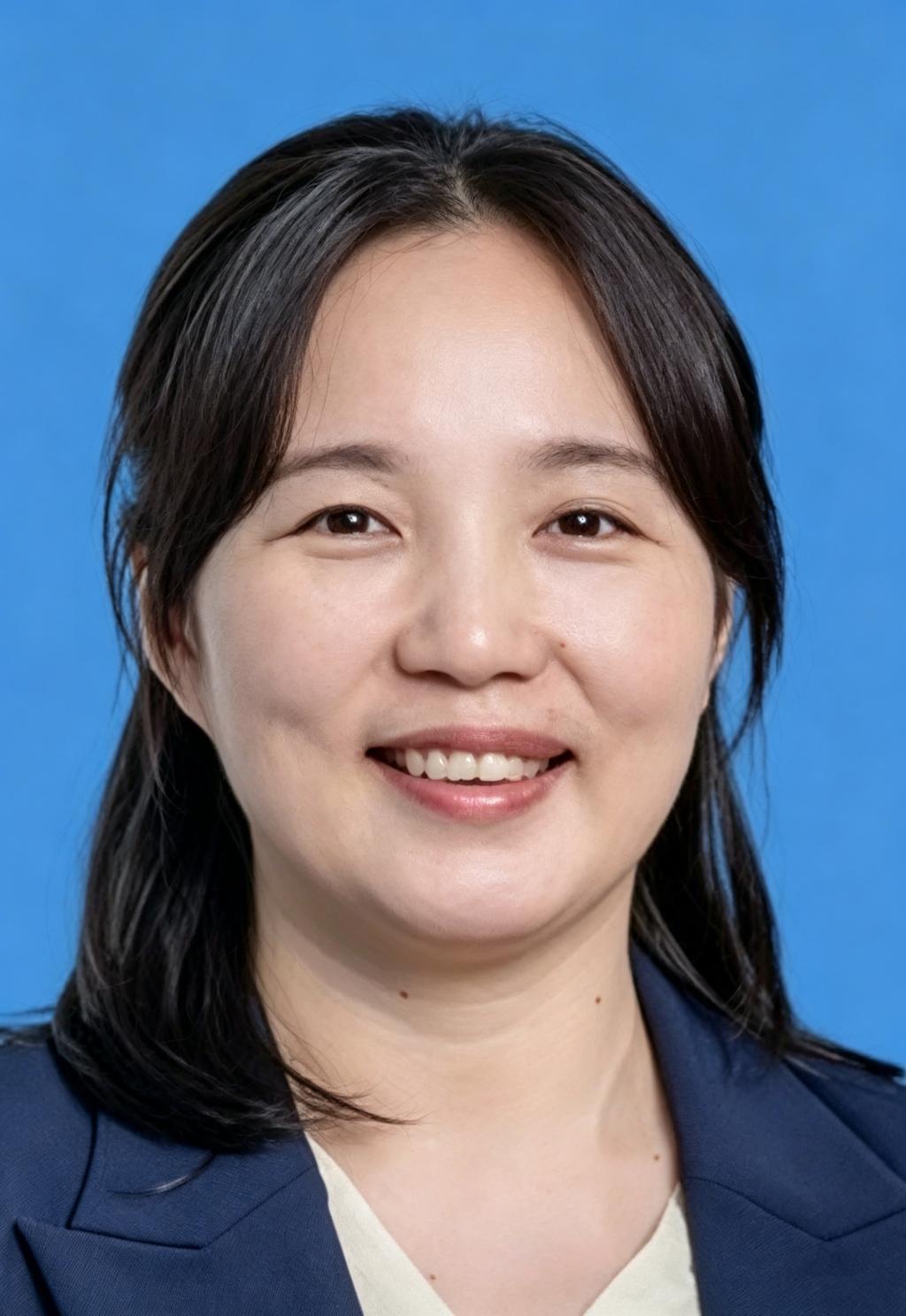 田华