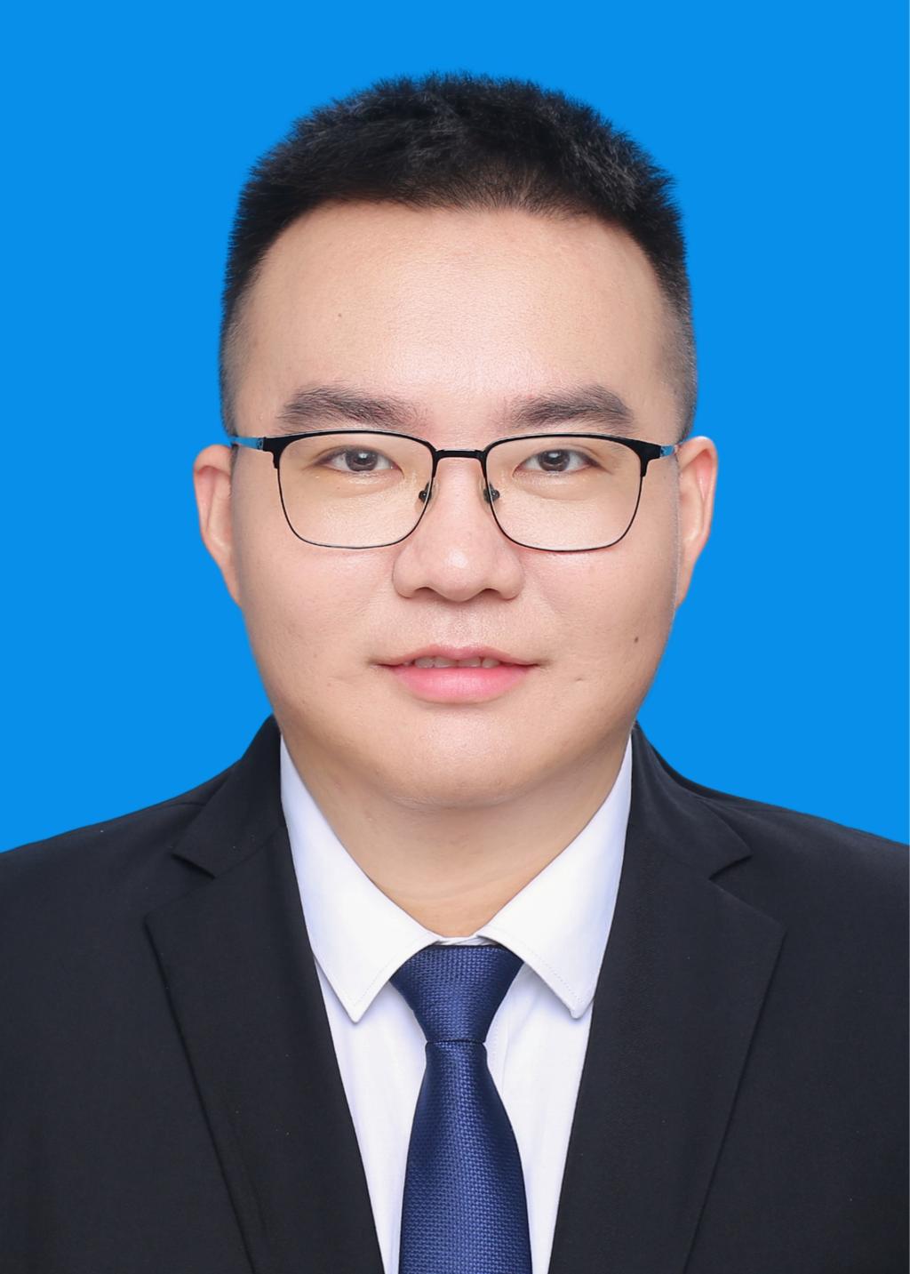 覃亚林